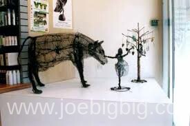 Exposition des artistes contemporain avec Joe Big-Big sculpteur à Paris..