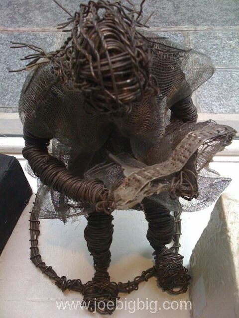 l'exposition de Joe sculpteur au critique de la presse Canalblog.